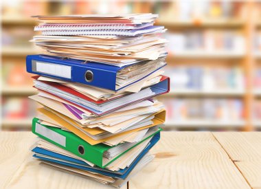 belgeleri arka plan üzerinde dosya klasörleriyle