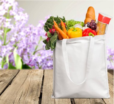 alışveriş çantası ile taze sebze, sağlıklı gıda 