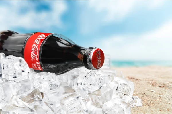 Bottiglia Coca Cola Ghiaccio — Foto Stock
