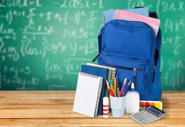 Mochila Escolar Con Papelería Vuelta Fondo Escolar —  Fotos de Stock