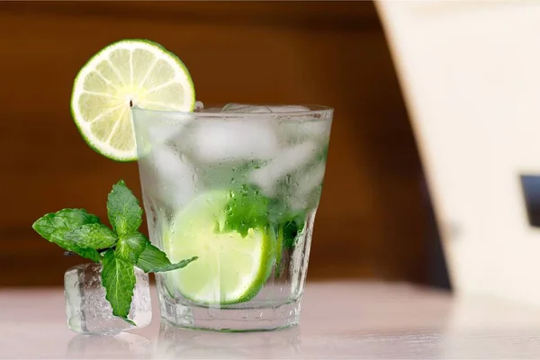 Fräsch Mojito Cocktail Glas Närbild — Stockfoto