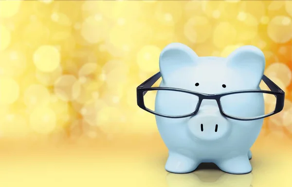 Piggy Bank Glas Trä Bakgrund — Stockfoto
