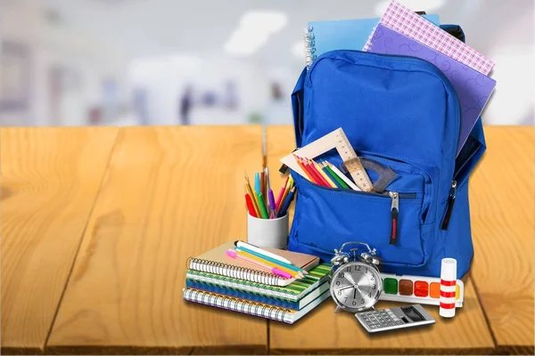 Schulrucksack Mit Schreibwaren Zurück Zum Schulhintergrund — Stockfoto