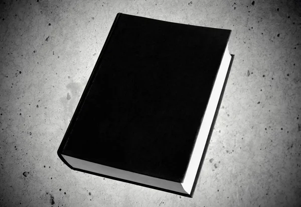 Boş Siyah Kapaklı Kitap — Stok fotoğraf