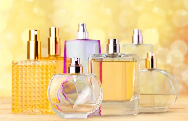 Aromatyczne Butelki Perfum Uroda Moda — Zdjęcie stockowe