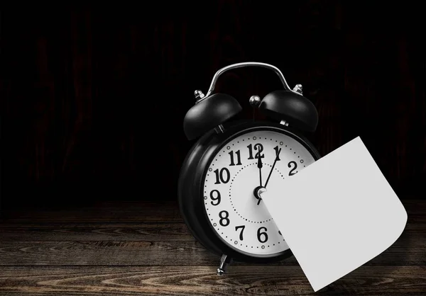 Relógio Alarme Retro Preto Close Com Papel Branco — Fotografia de Stock