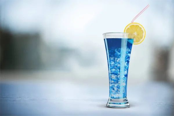 Delicioso cocktail com gelo — Fotografia de Stock