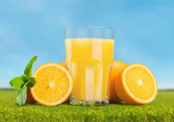 Крупним Планом Свіжий Смачний Апельсиновий Сік Склянці Столі — стокове фото