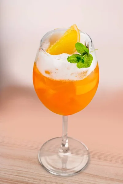 Glas Alkohol Cocktail Isolerad Bakgrunden — Stockfoto