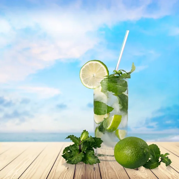 Φρέσκο Mojito Cocktail Ποτήρι Προβολή Μεγέθυνση — Φωτογραφία Αρχείου