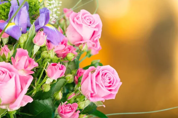 Schöne Rosa Rosen Romantischer Strauß — Stockfoto