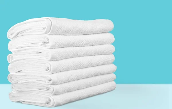 Stapel Pluizige Lichte Handdoeken Close — Stockfoto