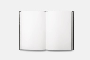 Ahşap masa, eğitim ve kavram öğrenme açık kitap