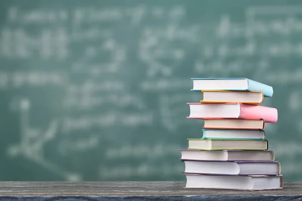 Bücherstapel Bildung Und Lernhintergrund — Stockfoto