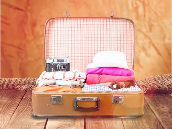 Retro Suitcase Vintage Camera Clothes Travel Vacation — Stock Photo, Image