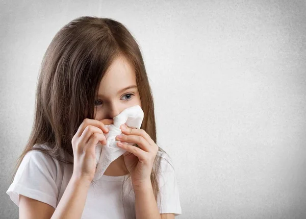 Chica Roja Enferma Con Alergia —  Fotos de Stock
