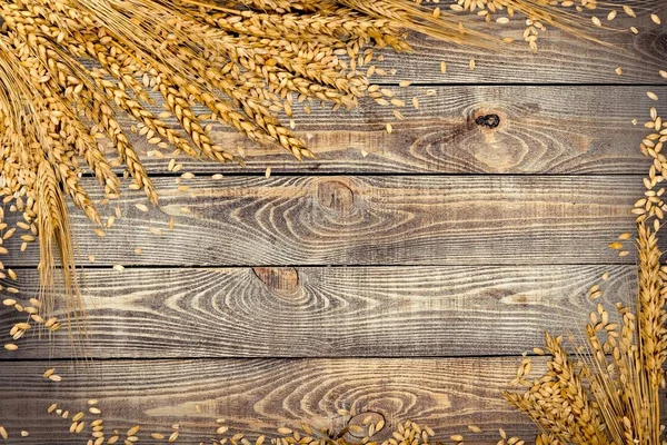 Пшеничные Уши Деревянном Столе — стоковое фото