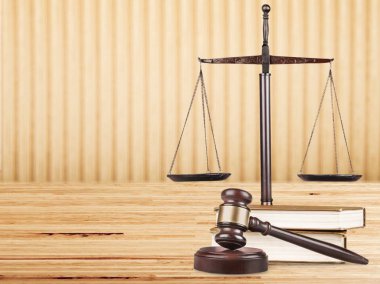 Adalet ölçekler, tokmak ve Kitaplar, hukuk ve adalet kavramı 