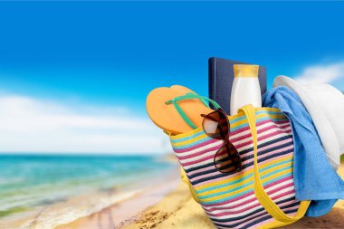 Plaj çantası plaj aksesuarları, yaz tatil kavramı ile