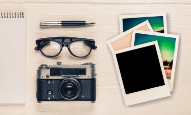 Tablo retro kameraya üstten görünüm