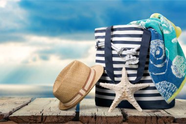 Plaj çantası plaj aksesuarları, yaz tatil kavramı ile
