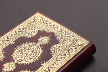 İslami kitap Kur'an, din kavramı 