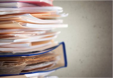 belgeleri arka plan üzerinde dosya klasörleriyle