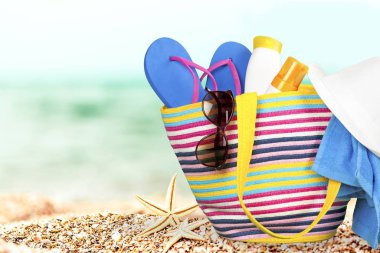 Plaj çantası plaj aksesuarları, yaz tatil kavramı ile