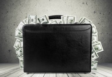 siyah bavul banknotlar tam