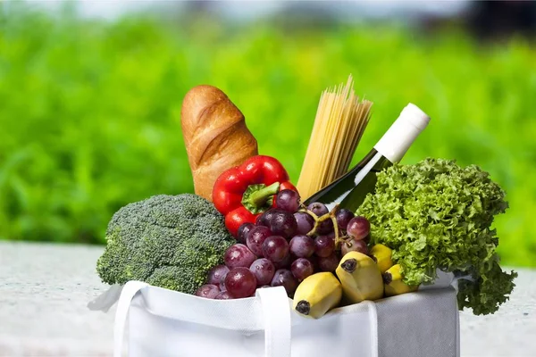 Yeniden Kullanılabilir Alışveriş Çantası Ile Taze Sebze Sağlıklı Gıda — Stok fotoğraf