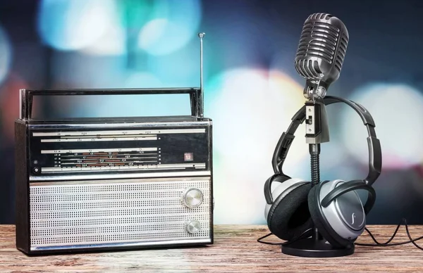 Radio Mikrofon Und Kopfhörer Retro Stil — Stockfoto