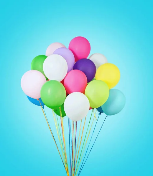 一群明亮的气球 派对装饰 — 图库照片