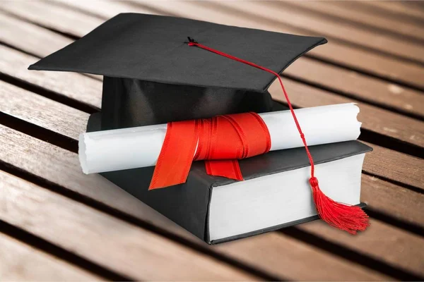 Sombrero Graduación Libro Diploma Mesa Madera —  Fotos de Stock