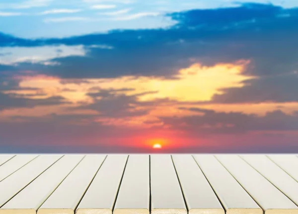 Ahşap Plakalar Tropikal Beach Gün Batımı Görünümü — Stok fotoğraf