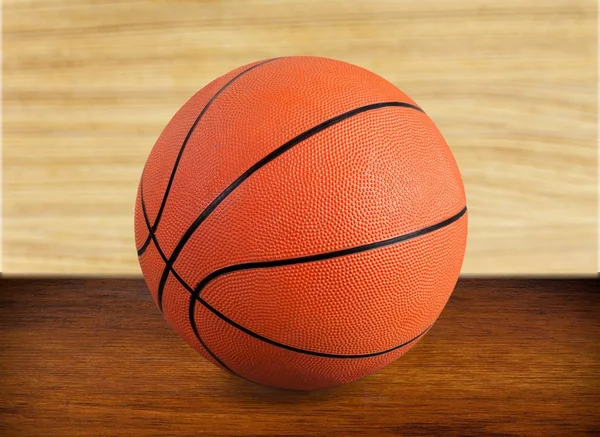 Orangefarbener Basketballball Auf Holztisch — Stockfoto