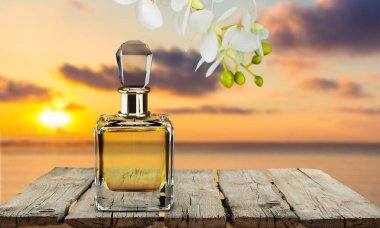 zarif parfüm şişesi ve çiçekler, güzellik kavramı