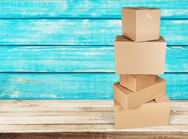 Arka plan üzerinde kutuları karton kutular