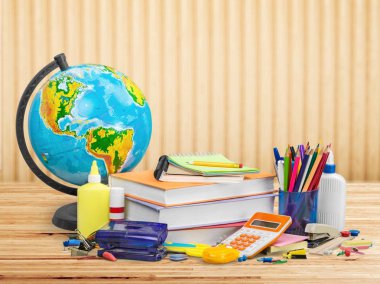 Renkli okul kırtasiyesi kompozisyonu, okula geri dönüş.