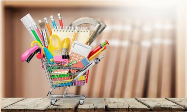 alışveriş sepeti ile renkli okul kırtasiye, Okul arka plan için geri