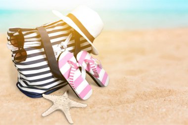 Plaj çantası plaj aksesuarları, yaz tatil kavramı ile