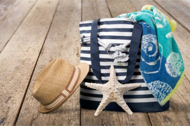 Plaj çantası plaj aksesuarları, yaz tatil kavramı ile