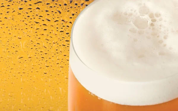 Krug Mit Kaltem Bier Aus Nächster Nähe — Stockfoto