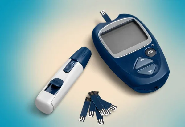 糖尿病概念 血糖测试血糖仪 — 图库照片