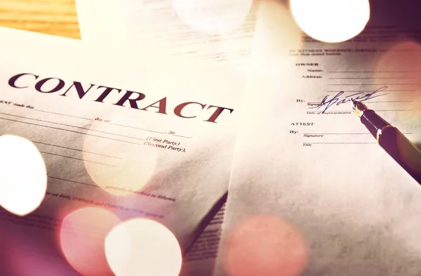 Podpisanie Umowy Dokument Biznesowy — Zdjęcie stockowe