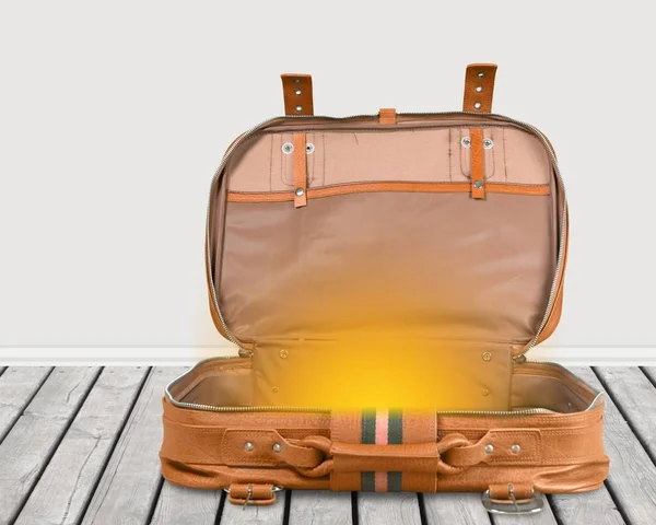 Empty Vintage Suitcase Travel Concept — Stock Photo, Image