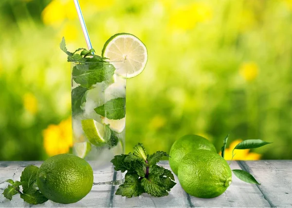 Fräsch Mojito Cocktail Glas Närbild — Stockfoto