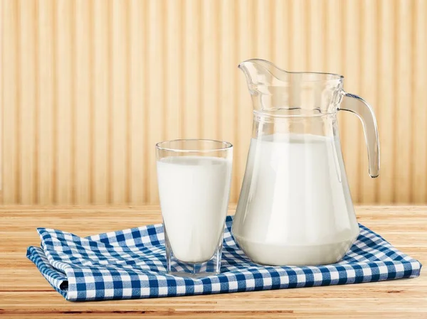 Burk Och Glas Med Mjölk Träbord — Stockfoto