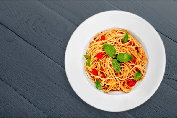 Pasta Italiana Con Pomodori Piatto Bianco — Foto Stock