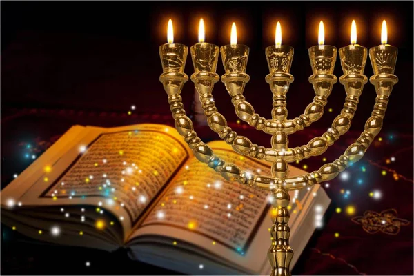 Gyllene Religiösa Menorah Isolerad Bakgrunden — Stockfoto