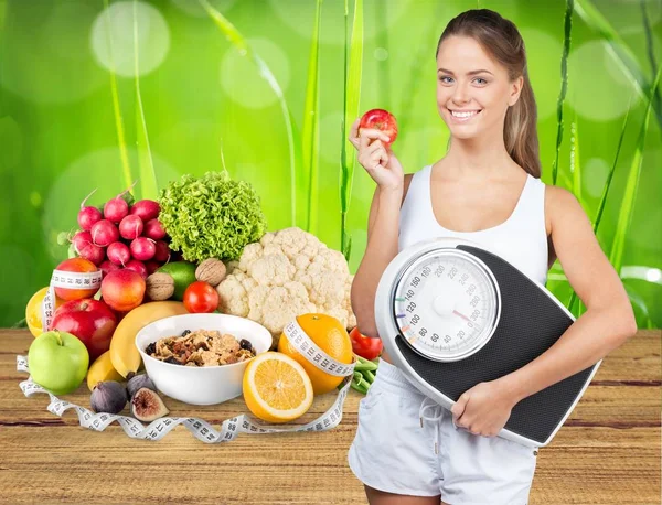 Dieta Las Mujeres Que Sostienen Escala Peso Alimentos Saludables Fondo — Foto de Stock
